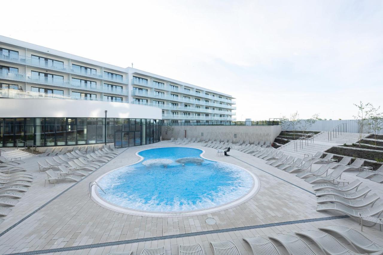 Polanki Aqua Apartment With Parking By Renters Prestige Kolobrzeg Ngoại thất bức ảnh